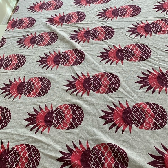 Table cloths - Picture 3 of 6